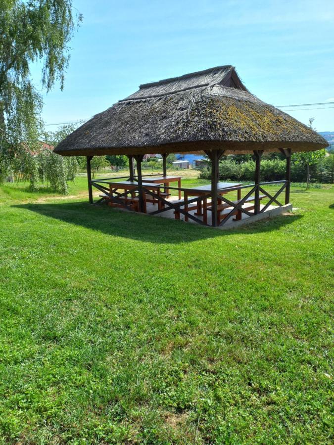 Helena Apartman Cserszegtomaj Buitenkant foto